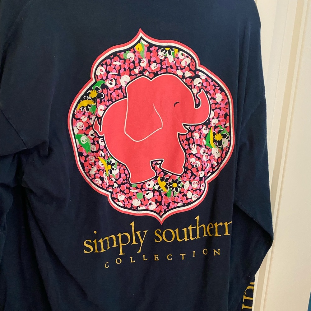 Simply Southern Long Sleeve. Elephant design. XL